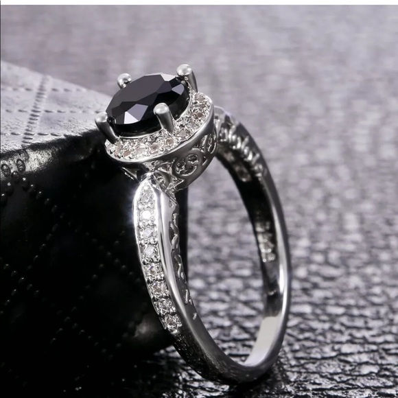 New Women Black Sapphire 925 Jewelry Wedding Ring - Picture 5 of 6